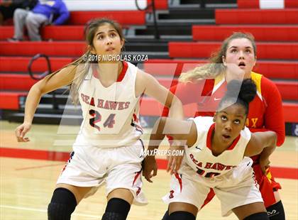 Thumbnail 3 in Fairfax vs. Redondo Union (Battle of the Beach) photogallery.