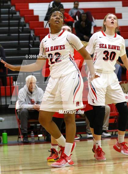 Thumbnail 1 in Fairfax vs. Redondo Union (Battle of the Beach) photogallery.