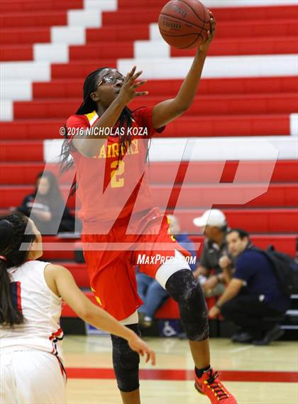 Thumbnail 3 in Fairfax vs. Redondo Union (Battle of the Beach) photogallery.