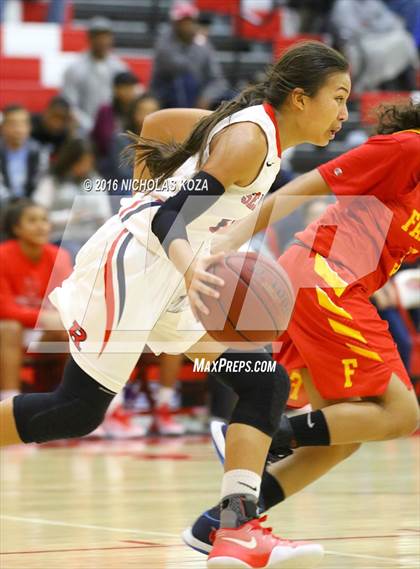 Thumbnail 2 in Fairfax vs. Redondo Union (Battle of the Beach) photogallery.