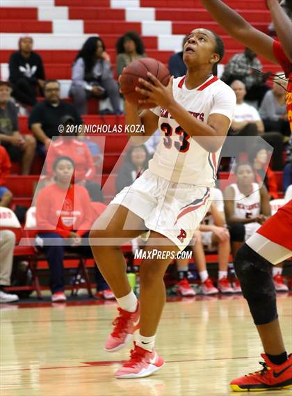 Thumbnail 2 in Fairfax vs. Redondo Union (Battle of the Beach) photogallery.