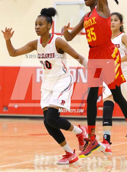 Thumbnail 1 in Fairfax vs. Redondo Union (Battle of the Beach) photogallery.