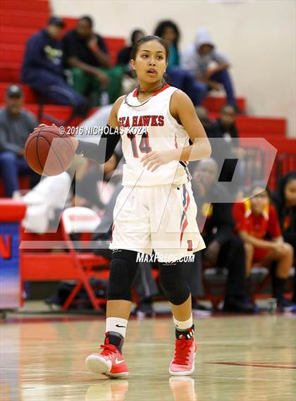 Thumbnail 2 in Fairfax vs. Redondo Union (Battle of the Beach) photogallery.