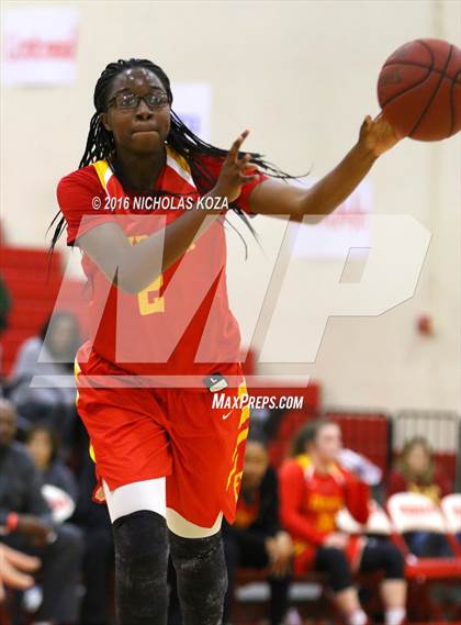 Thumbnail 1 in Fairfax vs. Redondo Union (Battle of the Beach) photogallery.
