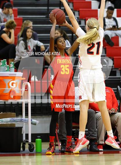Thumbnail 2 in Fairfax vs. Redondo Union (Battle of the Beach) photogallery.
