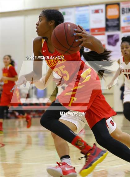 Thumbnail 3 in Fairfax vs. Redondo Union (Battle of the Beach) photogallery.