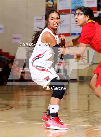 Thumbnail 3 in Fairfax vs. Redondo Union (Battle of the Beach) photogallery.