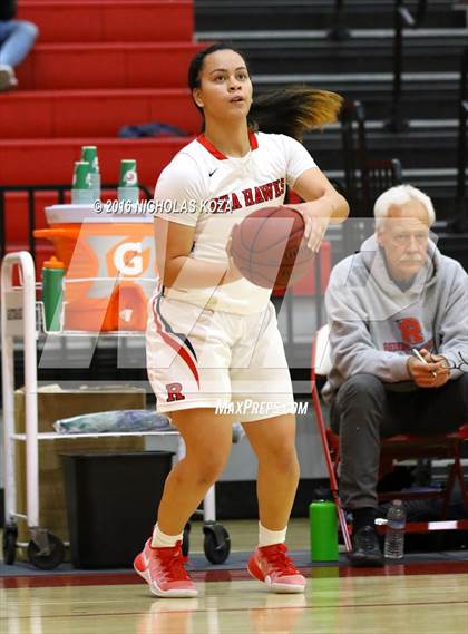 Thumbnail 1 in Fairfax vs. Redondo Union (Battle of the Beach) photogallery.