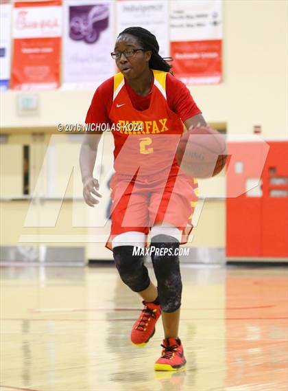 Thumbnail 1 in Fairfax vs. Redondo Union (Battle of the Beach) photogallery.