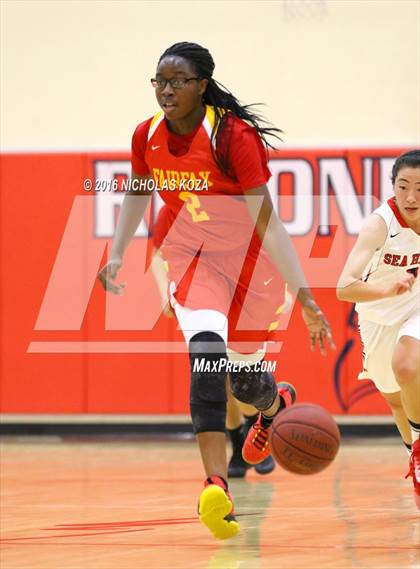 Thumbnail 2 in Fairfax vs. Redondo Union (Battle of the Beach) photogallery.