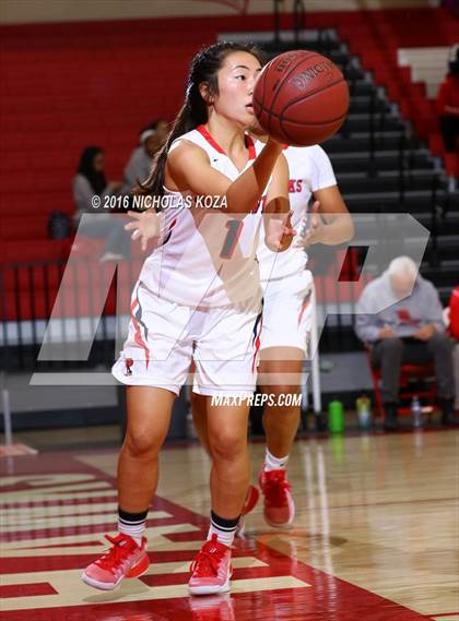 Thumbnail 2 in Fairfax vs. Redondo Union (Battle of the Beach) photogallery.