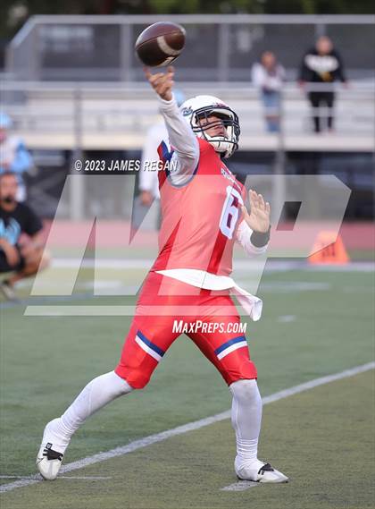 Thumbnail 1 in Hillsdale vs Richmond @ Sequoia (3-way scrimmage) photogallery.