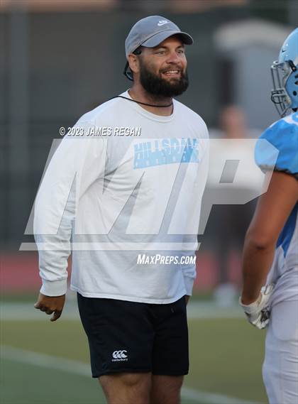Thumbnail 2 in Hillsdale vs Richmond @ Sequoia (3-way scrimmage) photogallery.