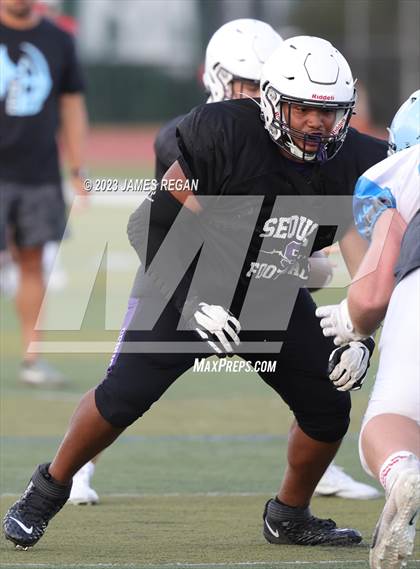 Thumbnail 3 in Hillsdale vs Richmond @ Sequoia (3-way scrimmage) photogallery.