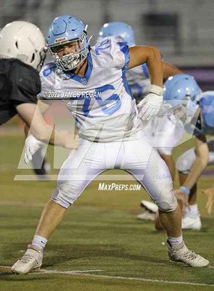 Thumbnail 3 in Hillsdale vs Richmond @ Sequoia (3-way scrimmage) photogallery.