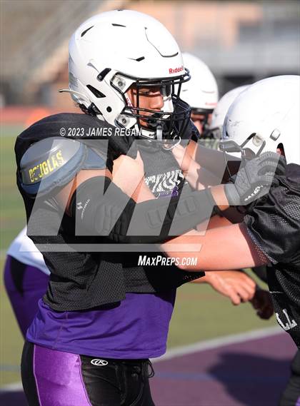 Thumbnail 1 in Hillsdale vs Richmond @ Sequoia (3-way scrimmage) photogallery.