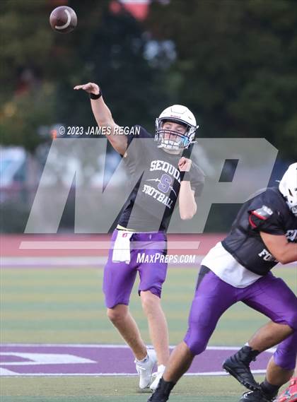 Thumbnail 1 in Hillsdale vs Richmond @ Sequoia (3-way scrimmage) photogallery.