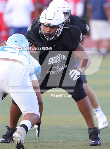 Thumbnail 3 in Hillsdale vs Richmond @ Sequoia (3-way scrimmage) photogallery.
