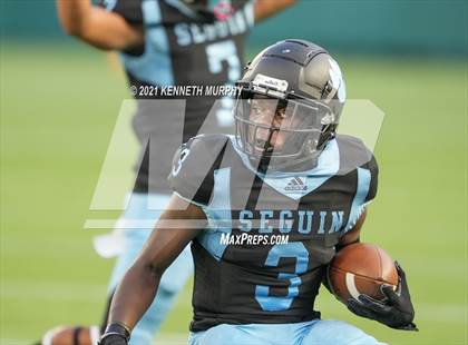 Thumbnail 2 in Seguin vs Wyatt (O.D.) photogallery.