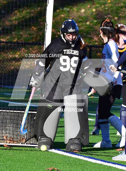 Thumbnail 2 in Pelham Memorial vs Mamaroneck (Southern Westchester Large School Championship) photogallery.