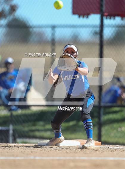 Thumbnail 1 in Elizabeth vs. Pueblo Central (CHSAA 4A Round 1 Playoff) photogallery.