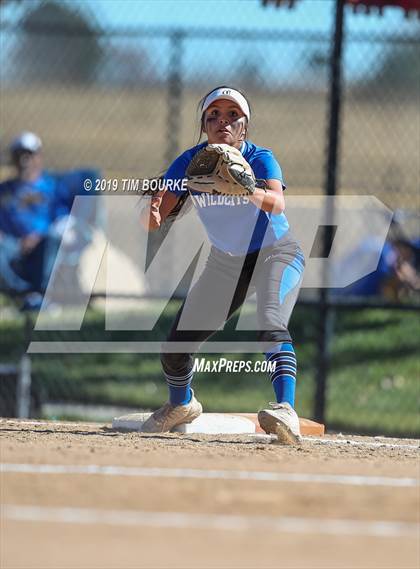 Thumbnail 3 in Elizabeth vs. Pueblo Central (CHSAA 4A Round 1 Playoff) photogallery.
