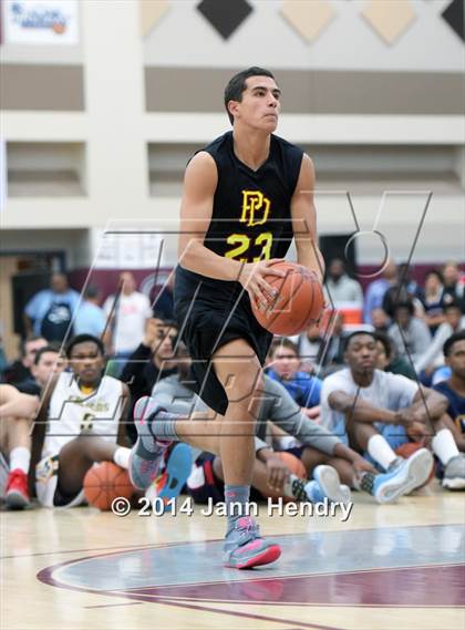 Thumbnail 2 in 2014 MaxPreps Holiday Classic Dunk Contest  photogallery.