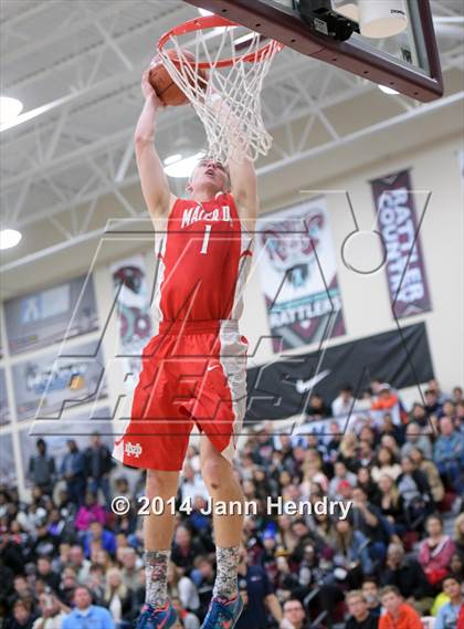 Thumbnail 3 in 2014 MaxPreps Holiday Classic Dunk Contest  photogallery.