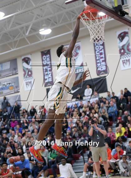 Thumbnail 1 in 2014 MaxPreps Holiday Classic Dunk Contest  photogallery.