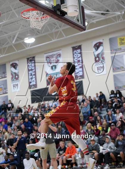 Thumbnail 3 in 2014 MaxPreps Holiday Classic Dunk Contest  photogallery.