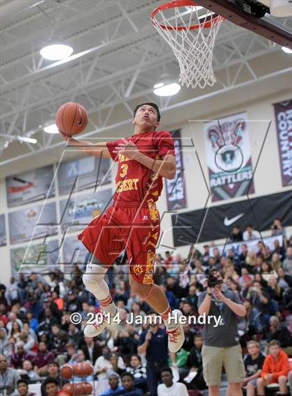 Thumbnail 1 in 2014 MaxPreps Holiday Classic Dunk Contest  photogallery.