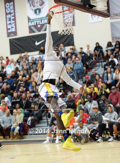 Thumbnail 3 in 2014 MaxPreps Holiday Classic Dunk Contest  photogallery.