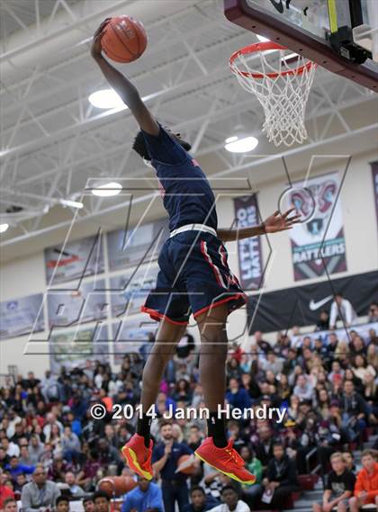 Thumbnail 2 in 2014 MaxPreps Holiday Classic Dunk Contest  photogallery.