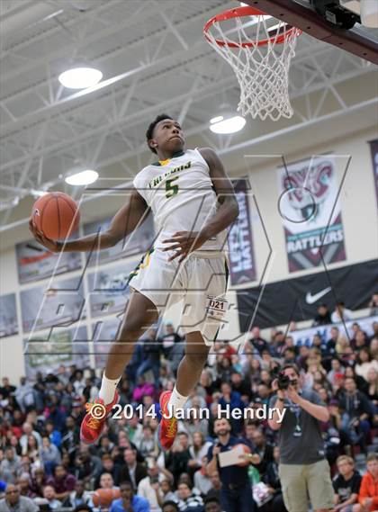 Thumbnail 1 in 2014 MaxPreps Holiday Classic Dunk Contest  photogallery.