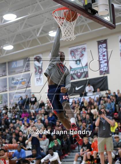 Thumbnail 3 in 2014 MaxPreps Holiday Classic Dunk Contest  photogallery.