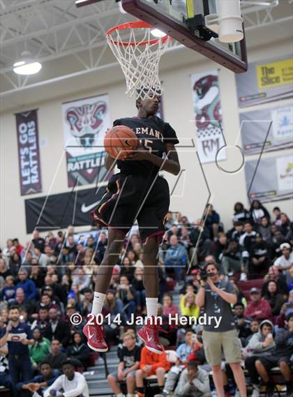 Thumbnail 2 in 2014 MaxPreps Holiday Classic Dunk Contest  photogallery.