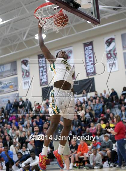 Thumbnail 1 in 2014 MaxPreps Holiday Classic Dunk Contest  photogallery.
