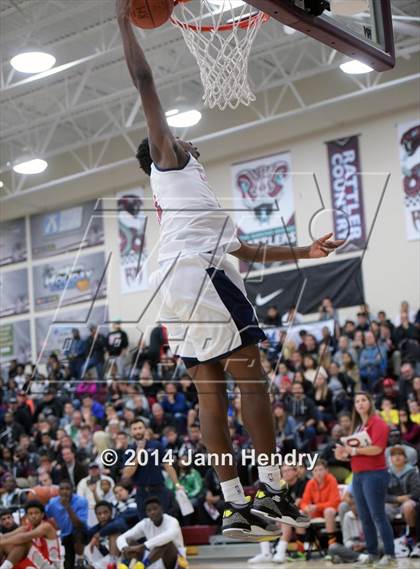 Thumbnail 1 in 2014 MaxPreps Holiday Classic Dunk Contest  photogallery.