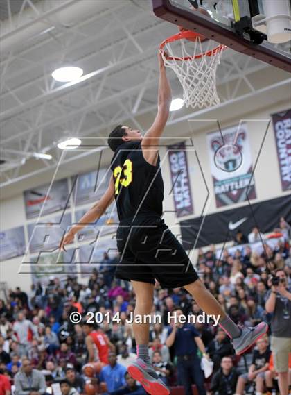 Thumbnail 1 in 2014 MaxPreps Holiday Classic Dunk Contest  photogallery.