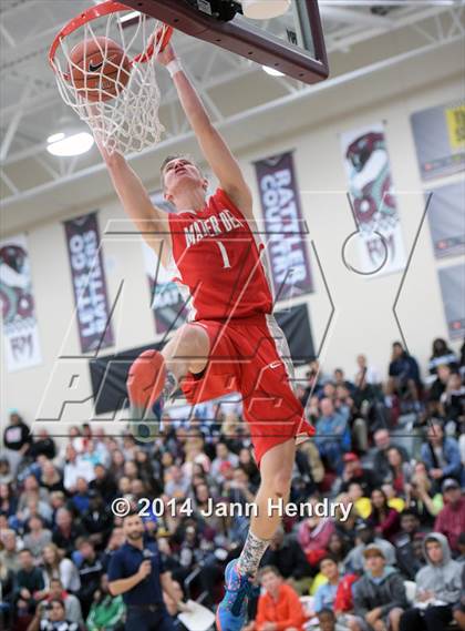 Thumbnail 2 in 2014 MaxPreps Holiday Classic Dunk Contest  photogallery.