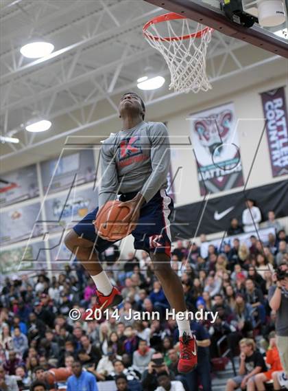 Thumbnail 1 in 2014 MaxPreps Holiday Classic Dunk Contest  photogallery.