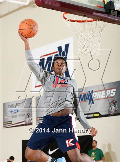 Thumbnail 2 in 2014 MaxPreps Holiday Classic Dunk Contest  photogallery.