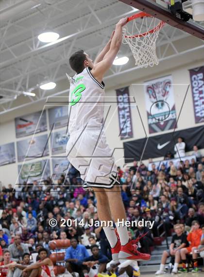 Thumbnail 2 in 2014 MaxPreps Holiday Classic Dunk Contest  photogallery.