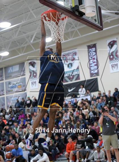 Thumbnail 2 in 2014 MaxPreps Holiday Classic Dunk Contest  photogallery.