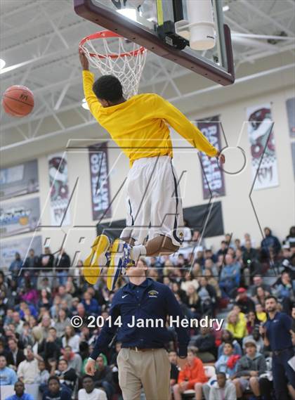Thumbnail 3 in 2014 MaxPreps Holiday Classic Dunk Contest  photogallery.