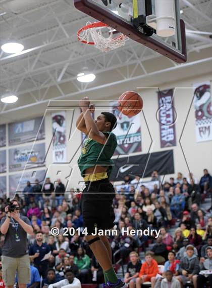Thumbnail 3 in 2014 MaxPreps Holiday Classic Dunk Contest  photogallery.