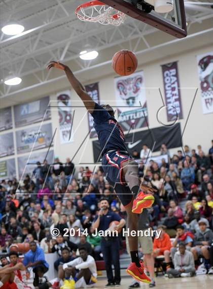 Thumbnail 2 in 2014 MaxPreps Holiday Classic Dunk Contest  photogallery.