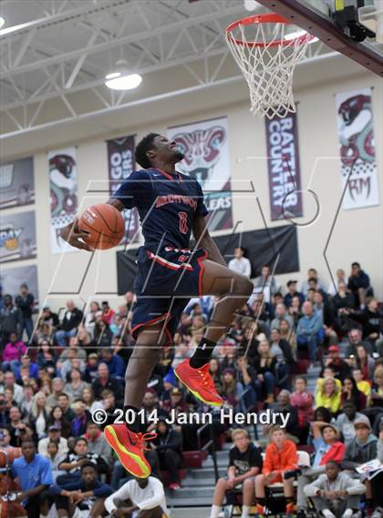 Thumbnail 1 in 2014 MaxPreps Holiday Classic Dunk Contest  photogallery.