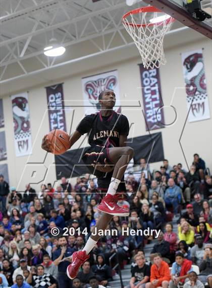 Thumbnail 3 in 2014 MaxPreps Holiday Classic Dunk Contest  photogallery.