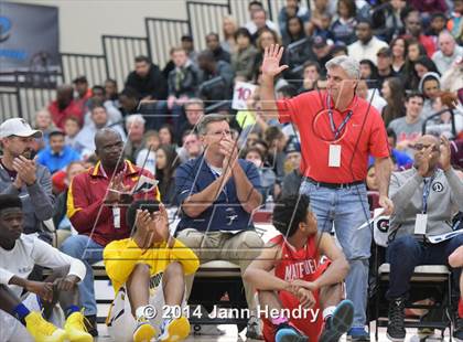 Thumbnail 1 in 2014 MaxPreps Holiday Classic Dunk Contest  photogallery.